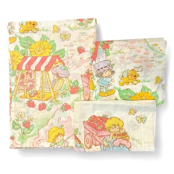Vintage 1980 Strawberry Shortcake Twin Sheets Pillowcase American Greetings USA - Picture 1 of 6